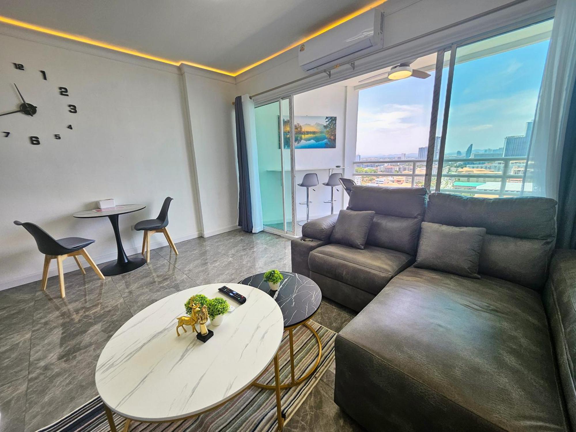 View Talay 5 Jomtien Beachfront Pattaya Exteriör bild